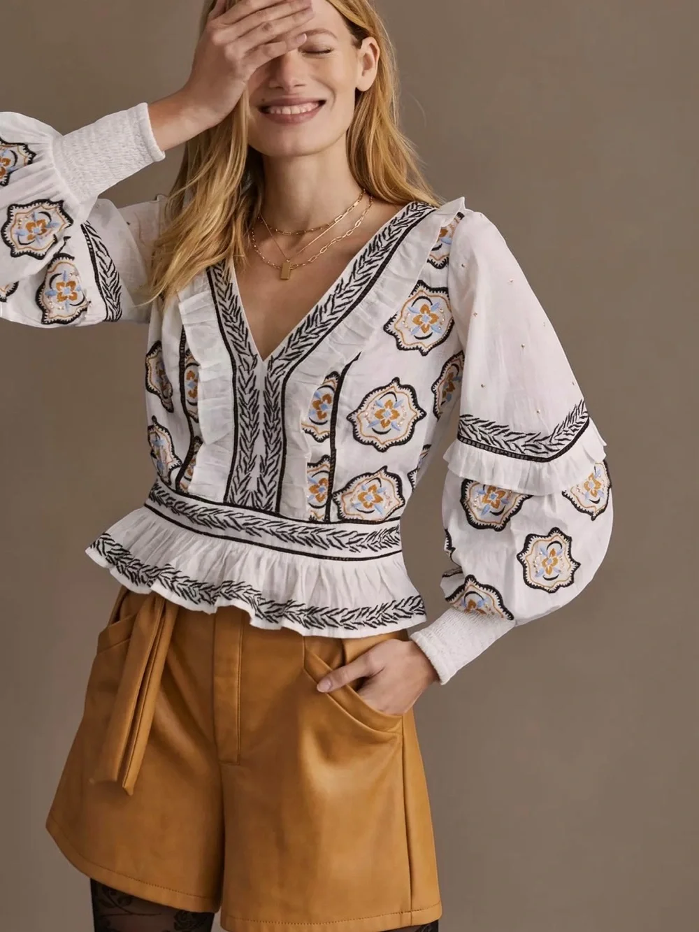Anthropologie | White Embroidered Peasant Blouse Sequins | Sz 6